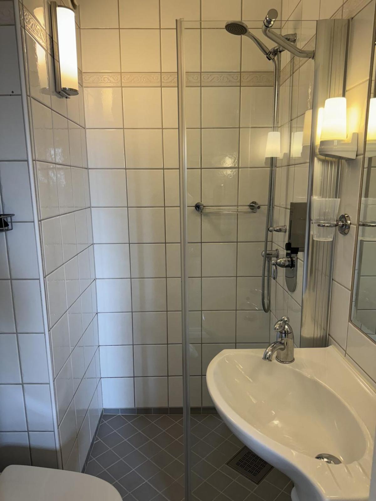 Hotel Tanum Gestgifveri Tanumshede Ngoại thất bức ảnh